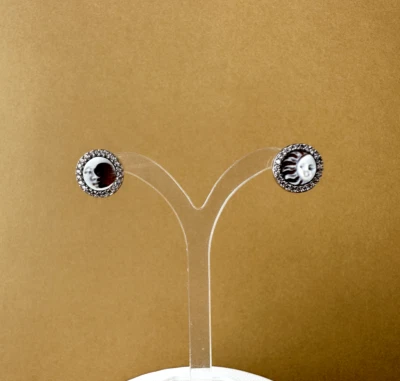 Orecchini in argento 925 con vero cammeo sardonica e zirconi incastonati - Immagine 1 di 4