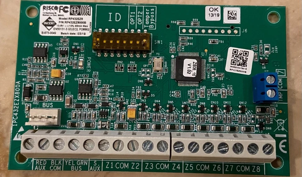 Module extension filaire 8 zones Risco RP432EZ8 - Photo 1/1