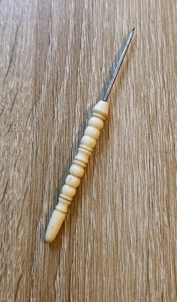 Ancien crochet victorien en os - Photo 1/1