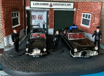 Vanguards PD1002 MGA Open top & Ford Zephyr Diorama  - Image 1 of 4