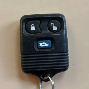 LLAVE REMOTA ORIGINAL FORD 3 BOTONES / LLAVERO ALARMA - ENTREGA GRATUITA - Imagen 1 de 2
