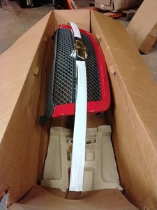 Genuine Gm Chevy Silverado 1500 03-06 Bumper Grille Red / Chrome Look 15189268 - Picture 1 of 7