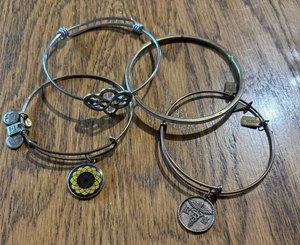 Alex und Ani Armreifen andere Nachlass Verkauf Armbänder 4 Stück - Bild 1 von 6