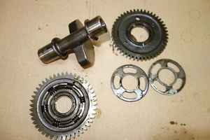 Suzuki GN 250 GN250 crankshaft balancer and primary gear crank motor engine - Picture 1 of 4