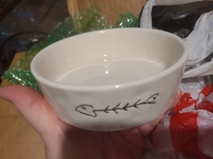 Rae Dunn by Magenta Artisan Collection Fish Bones Cat Food Water Bowl - Picture 1 of 4