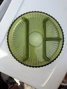 Vintage Green Indiana Glass Divided Relish Serving Tray 10" Round 4 Compartments - Picture 1 of 7