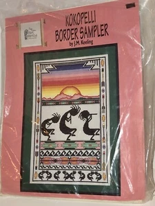 KIT de punto de cruz Pitter Patterns Kokopelli Boarder Sampler de J.M. Quilla - Imagen 1 de 6