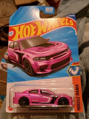 Cargador Dodge Hellcat Hot Wheels '20 Foto 1 de 4
