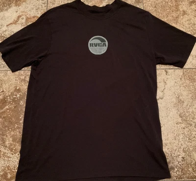 RVCA REGULAR FIT SPORT TEE PERFORMANCE CENTER GRAPHIC T-SHIRT ( MENS M ) BLACK - Image 1 of 4