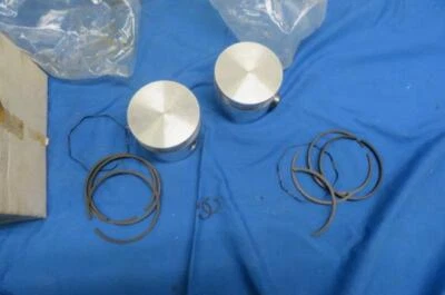 Norton Commando 850cc Piston Kit, 1st Oversize, + 020 1973-1975  P152 - Image 1 of 4