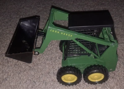 Vintage 1970s ERTL #569-7611 John Deere 1/16 Diecast Skid Steer Loader bobcat - Image 1 of 4