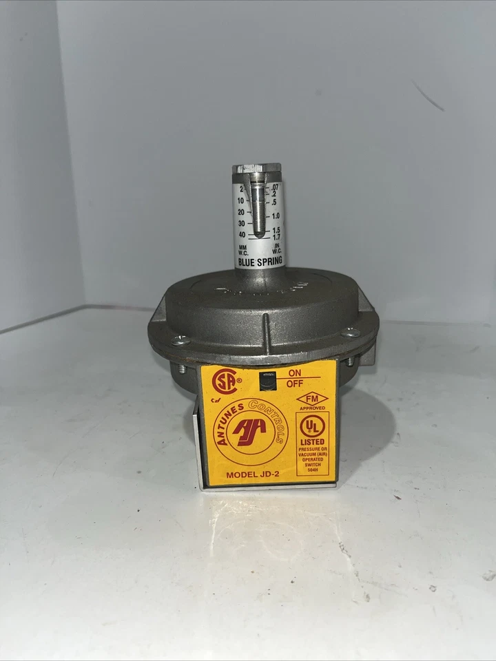 ANTUNES Controls Air Pressure Switch, Blue Spring 504H NOS - Image 1 of 3