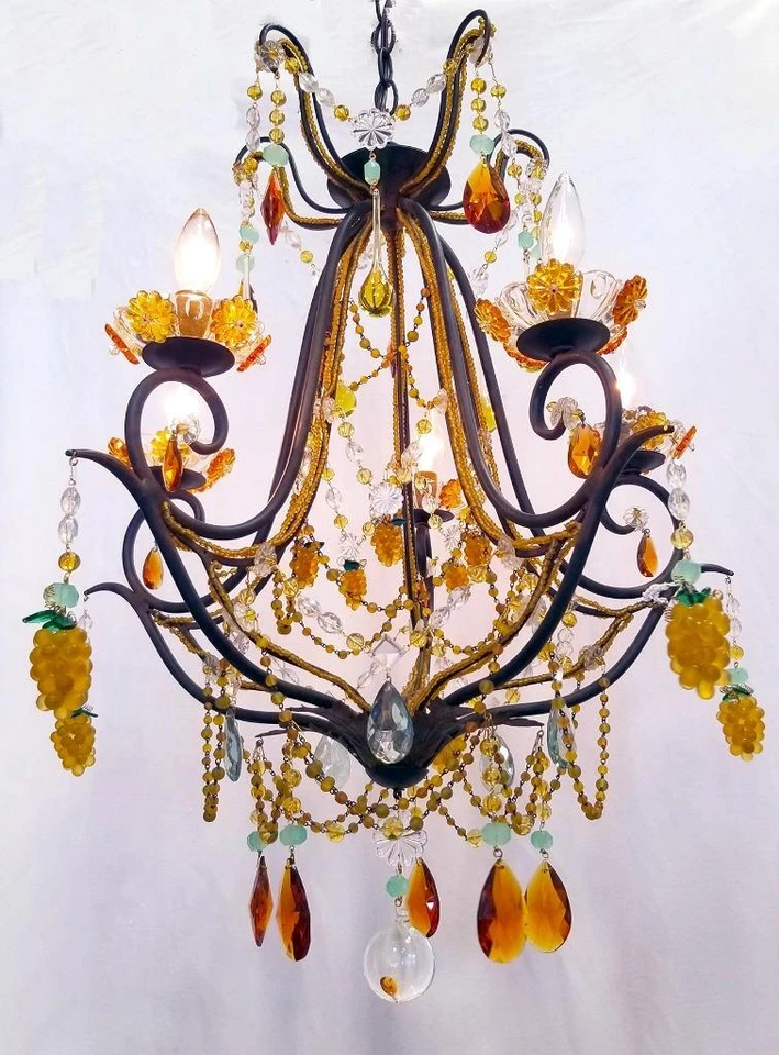Cristal 20" x 26", checo. Uvas ámbar, araña de hierro forjado con cuentas 5 luces Foto 1 de 1