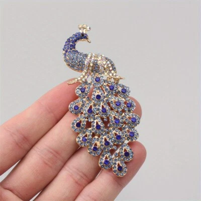 Elegant Peacock Feather Brooch with Sparkling Rhinestones - Luxurious Alloy Pin - Image 1 of 4