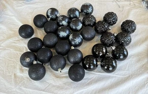 30 adornos de árbol de Navidad blanco negro surtido 22 irrompibles 3 asts de vidrio - Imagen 1 de 6