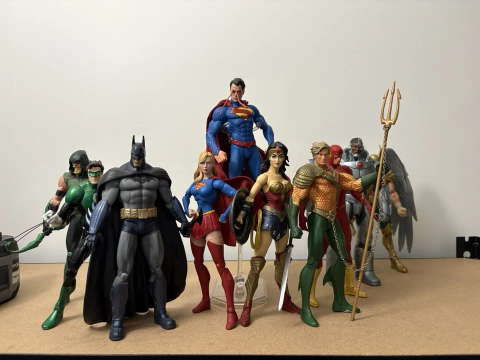 DC DIRECT JUSTICE LEAGUE Loose Set action figures - image 1 of 4
