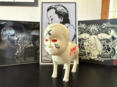 [REMARQUED~1 of 5] Jermaine Rogers - SQUIRE 'UNPAINTED Edition’ Vinyl Figure - Image 1 of 4