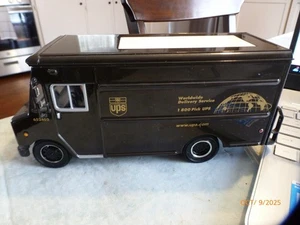 UPS diecast truck P70D 1996 Grumman Olson 1/32 Scale promotional item - Picture 1 of 7
