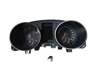 2010 VW GOLF SPEEDO INSTRUMENT CLUSTER  5K0920860H  GENUINE . D63 - Picture 1 of 3
