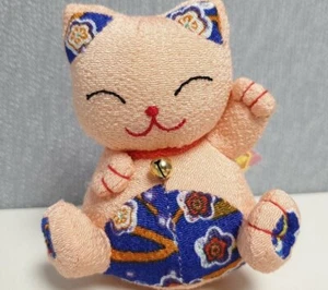 Muñeca Kawaii Japonesa Gato de la Suerte Fortune Neko Maneki-Neko Mascota - Imagen 1 de 3
