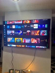 Samsung 65" Class OLED S90D DAMAGED - Picture 1 of 3