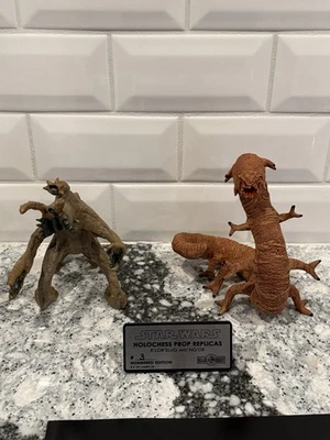 Réplica de utilería Regal Robot Holochess K’lor’slug y Ng’ok Star Wars Foto 1 de 4