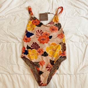 acacia hideaways one piece