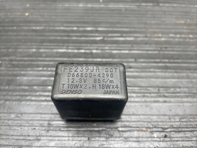 2004-2005 Suzuki GSXR 600-750 Relé de seta FE239JR FABRICANTE DE EQUIPAMENTO ORIGINAL Garantido Bom - Imagem 1 de 3