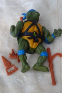Vintage Teenage Mutant Ninja Turtle Leonardo komplett mit Waffen Fab Zustand - Bild 1 von 5