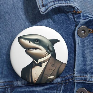 Insignia de botón de alfiler personalizada estilo vintage tiburón en esmoquin arte oceánico gran blanco - Imagen 1 de 3
