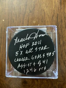 MARK HOWE HANDSIGNIERTER PUCK MIT COA KARRIERESTATISTIKEN 5 AUFSCHRIFTEN MIT HOF - Bild 1 von 3