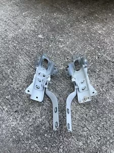 OEM Hood Hinges And Mount Brackets Set For 2014-22 Ram ProMaster 2500 3500 1500 - Picture 1 of 3