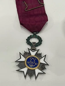 Bélgica Primera Guerra Mundial Orden de la Corona Caballero Estrella con Espadas - Imagen 1 de 4
