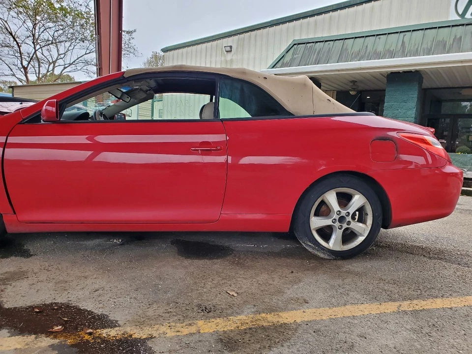 Moldura de panel basculante usada se adapta a: Toyota Solara 2006 grado A Foto 1 de 4