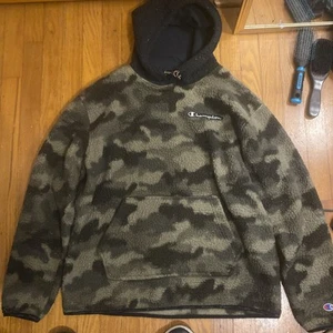 Champion Hoodie Mens Large Green Camouflage Camo Fleece Pullover Sweater Jacket - Picture 1 of 3
