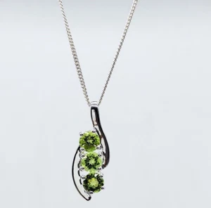 925 Sterling Silver Green Color Peridot Gemstone Pendant Necklace For Women - Picture 1 of 4