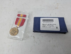 Vintage Medal Set National Defense in Original Packaging (132) - Picture 1 of 5