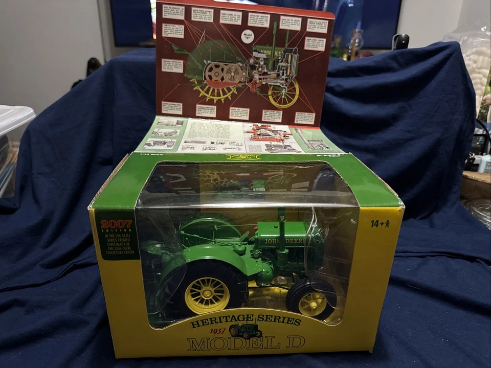 1/16 John Deere Model D Tractor On Rubber, Precision Heritage Series - Image 1 of 4