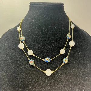 BELLISSIMA collana di perle cloisonne e vetro - fiori rosa su perle blu e oro - Foto 1 di 3