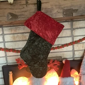 Santa's Best Weihnachtsstrumpf Burgunderrot Wein Preiselbeere und Grün 14" Knopf - Bild 1 von 5