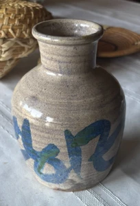 John Macomber Signed 1979 Hand Thrown Pottery Vase 6 1/2" - Picture 1 of 3