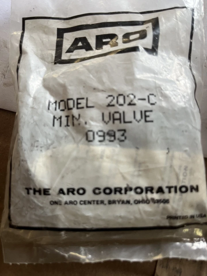 Aro 202-C Manual Air Control Valve,3-Way,1/8In Npt - Image 1 of 1