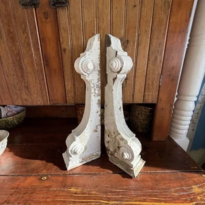 Lg. Antique White Wooden Corbels, Distressed Chippy Paint Architectural Salvage - Picture 1 of 16