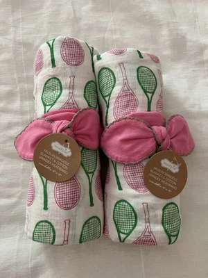 Juego de 2 mantas de tenis Mud Pie regalo bebé niña rosa verde preppy $80 Foto 1 de 4