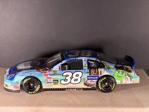 Elliott Sadler Pirates Of The Caribbean 2006 1:24 Ford Fusion Diecast - Picture 1 of 14