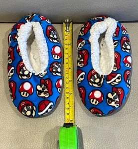 Super Mario Kids Slippers - Picture 1 of 2