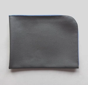 Banktasche m. Reißverschluss + Abrundung aus schwarzem Kunstleder 27 x 19,5 cm - Bild 1 von 4