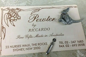De colección KANGAROO & JOEY Peltre por Riccardo Tie Stick Sombrero Bufanda Prendedor - Mamá y Bebé - Imagen 1 de 4