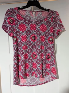 NWT WOMENS LuLaRoe Disney Perfect Tee Minnie Mouse PRINT KNIT TOP  SIZE S - Picture 1 of 8