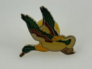 Vintage Mallard Duck Enamel Flying Lapel Hat Pin Multicolor - Picture 1 of 5